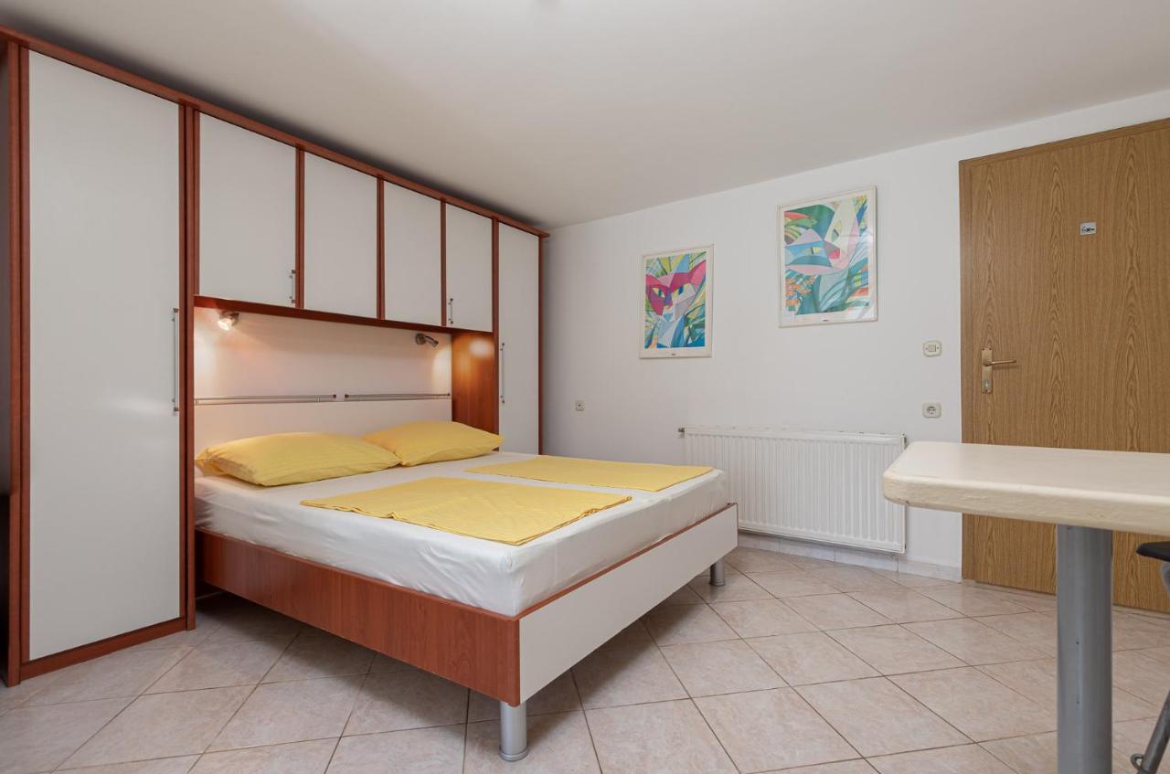 Haus Eva Apartment Новиград Екстериор снимка