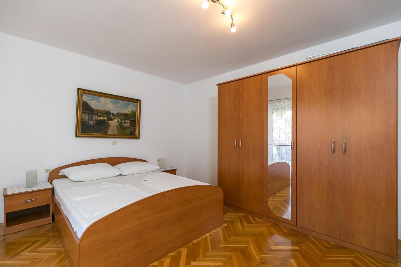 Haus Eva Apartment Новиград Екстериор снимка