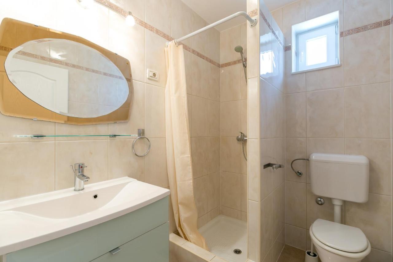 Haus Eva Apartment Новиград Екстериор снимка
