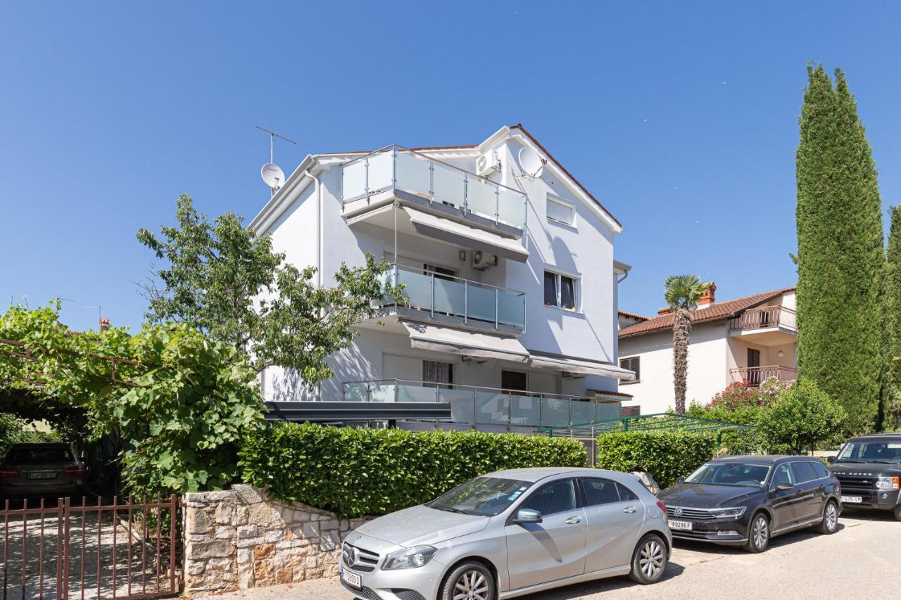 Haus Eva Apartment Новиград Екстериор снимка